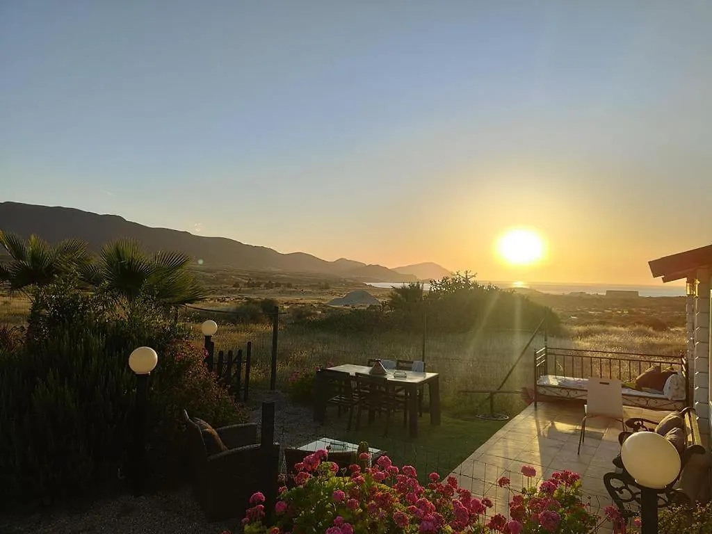 Bungalows & Estudios Los Escullos Almeria